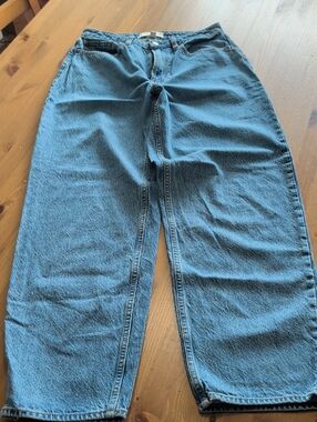 Abercrombie & Fitch "The Taper High Rise Blue Jeans